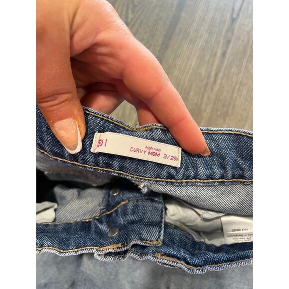 SO High-Rise Curvy Mom Jeans Destruct Button Fly Raw Hem Denim Blue Size 3/26W - Picture 7 of 11